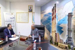 لقاء موسع برئاسة الصبيحي وبحضور وزير الكهرباء لبحث أوضاع الكهرباء في عدن