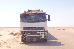 أبين.. مصـ,ـرع وإصابة 6 أشخاص إثر تصادم شاحنتين في منطقة وادي البرك بأحور