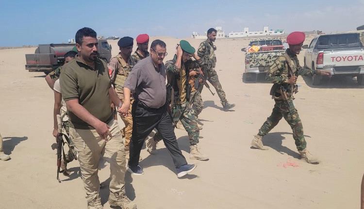 مدير عام البريقة يطالب النقاط الأمنية بتسهيل مرور الفارين من بطش الحوثي القادمين للعاصمة عدن