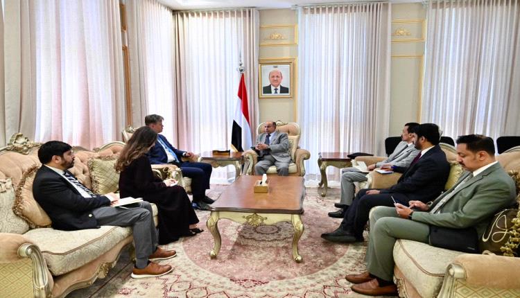الخنبشي يبحث مع القائم بأعمال السفارة الأمريكية مستجدات الأوضاع وتعزيز التعاون المشترك