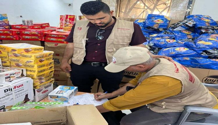 صناعة وتجارة المنصورة تضبط مواد غذائية منتهية الصلاحية وأخرى تعرضت لسوء التخزين