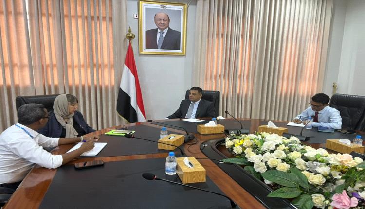 وزير الدولة يبحث مع مكتب تنسيق الشؤون الإنسانية للأمم المتحدة تعزيز الاستجابة الإنسانية ومعالجة النزوح الطارئ